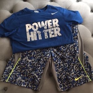 Boys Nike shorts and t-shirt set (size medium)